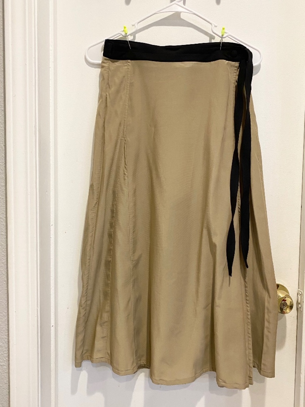 Tahari Beige Wide-Leg Culottes Skirt Pants with Black Contrast Tie Waistband